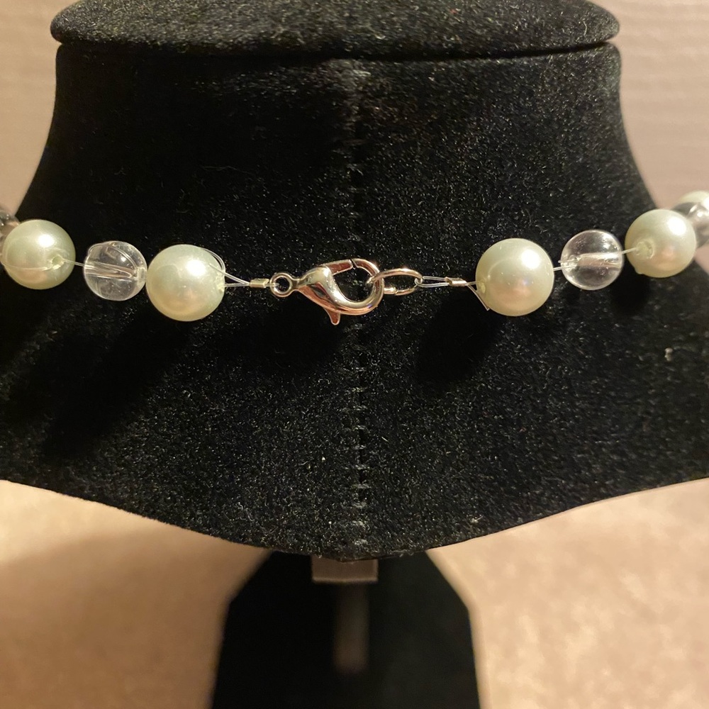 💍Handmade, floating bead style necklace, natural pearl, glass/crystal beads💍 - Picture 3 of 3
